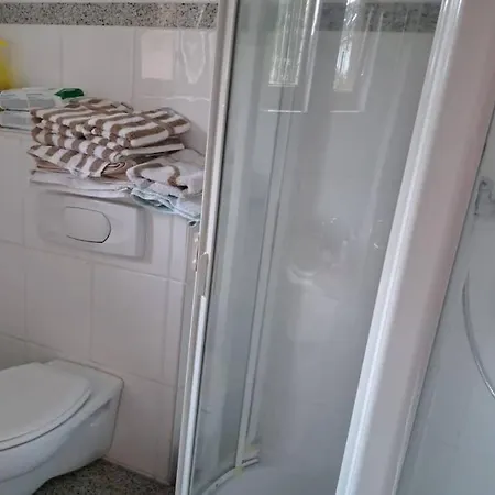 Zentrale Messewohnung Im Wunderschoenen Vorort דירה *