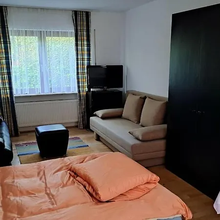 Zentrale Messewohnung Im Wunderschoenen Vorort * אסכבורן